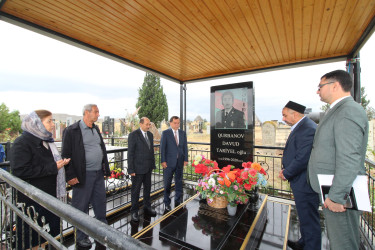 Qazaxda icra başçısı 27 Sentyabr - Anım Günü ərəfəsində Vətən müharibəsi şəhidlərinin məzarlarını ziyarət edib