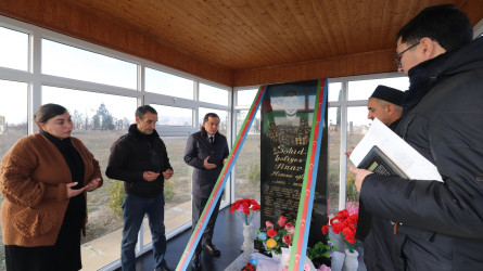 Qazaxda icra başçısı igid Vətən oğullarını məzarları başında yad edib