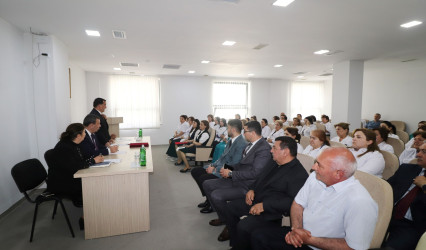 Millət vəkili Səməd Seyidov və icra başçısı Rəcəb Babaşov səhiyyə işçiləri ilə görüşüb