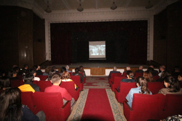 Şuşa Dövlət Musiqili Dram Teatrı Qazaxda Xalq şairi Zəlimxan Yaqubun “Böyük ömrün dastanı” poeması əsasında hazırlanmış eyniadlı ədəbi-bədii kompozisiya təqdim edib