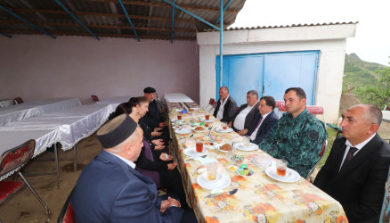 Qazaxda icra başçısı şəhid atasının hüzr mərasimində iştirak edib və ailəsinə başsağlığı verib
