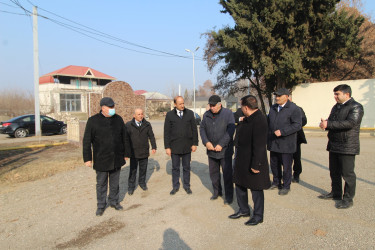 İcra başçısı küçə və binaların həyətlərindəki mövcud vəziyyətlə yerində tanış olub