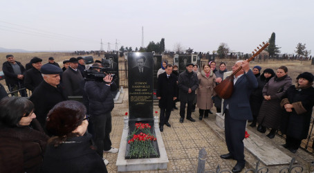 Qazaxda Xalq şairi Osman Sarıvəlli doğum günündə məzarı başında yad edilib-17.12.2025