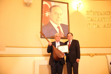 Qazaxda Əməkdar incəsənət xadimi, şair Barat Vüsalın 75 illik yubileyi münasibətilə “Yaxşı ki, Qazağın Baratı varmış” başlıqlı ədəbi-bədii gecə keçirilib 23.04.2026