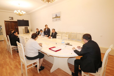 İcra başçısı Qazax şəhər Qaratel Hacımahmudova adına ümumi orta ümumtəhsil məktəbin müəllimlərini Fəxri Fərmanla təltif edib 06.10.2025