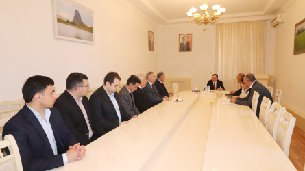 İcra başçısı “Qazax Rayon Mərkəzi Xəstəxanası” PHŞ-də yeni işə başlayan həkimlərlə görüşüb 12.03.2025