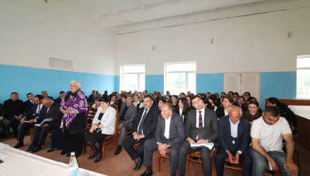 Qazaxda icra başçısının may ayı üzrə vətəndaşlarla keçirilən ilk səyyar görüşü rayonun Xanlıqlar kəndində olub-07.05.2026