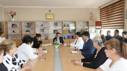 İcra başçısı Qazax şəhər Səməd Vurğun adına 2 nömrəli tam orta məktəbin müəllimləri ilə görüşüb 22.05.2025