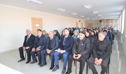 Millət vəkili Səməd Seyidov bu gün Qazaxın Yuxarı Salahlı kəndində sakinlərlə görüşüb 24.01.2025