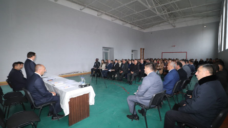 Qazaxda icra başçısının dekabr ayı üzrə vətəndaşlarla keçirilən ilk səyyar görüşü şəhər sakinləri ilə olub-04.12.2025