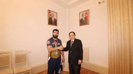 Qazaxda icra başçısı idmanın qol güləşi və karate növü üzrə Dünya çempionatında uğur qazanmış idmançılarla görüşüb-03.12.2025