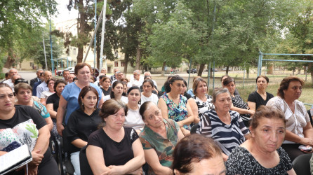 İcra başçısının avqust ayında keçirilən sonuncu səyyar görüşü Qazax şəhəri Hüseyn Arif küçəsi 2,3,4,5 saylı çoxmənzilli yaşayış binalarında yaşayan sakinlərlə olub-26.08.2025