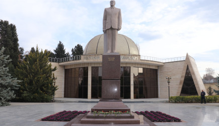 Qazax Rayon İcra Hakimiyyəti başçısının rayonun 2025-ci ilin sosial-iqtisadi inkişafının yekunlarına və 2026-cı ildə qarşıda duran vəzifələrə həsr olunmuş hesabat yığıncağı keçirilib 13.01.2026