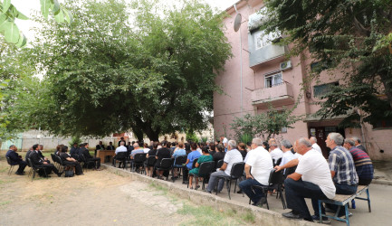 İcra başçısının avqust ayında keçirilən sonuncu səyyar görüşü Qazax şəhəri Hüseyn Arif küçəsi 2,3,4,5 saylı çoxmənzilli yaşayış binalarında yaşayan sakinlərlə olub-26.08.2025