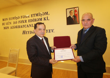 Qazaxda icra başçısı bir qrup əməkdaşı Fəxri Fərmanla təltif edib 04.03.2025