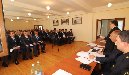 İcra başçısının oktyabr ayında vətəndaşlarla keçirilən növbəti səyyar görüşü Qazaxbəyli kəndində məcburi köçkünlərin məskunlaşdığı Yeni qəsəbədə olub 16.10.2025