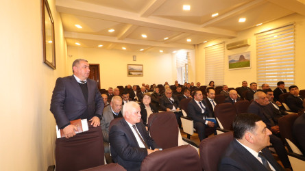 Qazaxda 2026-cı ilin məhsulu üçün aparılan səpin işləri və payız suvarması ilə bağlı müşavirə keçirilib-25.11.2025