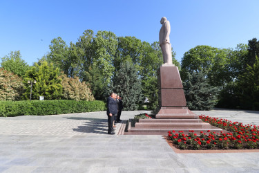 Qazaxda Ulu Öndər Heydər Əliyevin anadan olmasının 102-ci ildönümü böyük ehtiramla yad edilib 10.05.2025