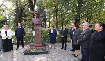 Qazaxda Xalq yazıçısı, tanınmış ictimai xadim Yusif Səmədoğlunun 90 illiyi münasibətilə keçiriləcək tədbirlərə start verilib-21.10.2025