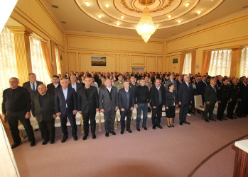 Qazax Rayon İcra Hakimiyyəti başçısının rayonun 2025-ci ilin sosial-iqtisadi inkişafının yekunlarına və 2026-cı ildə qarşıda duran vəzifələrə həsr olunmuş hesabat yığıncağı keçirilib 13.01.2026