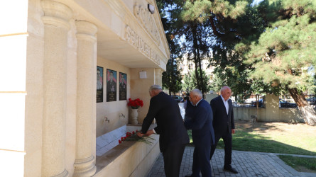 Qazaxda 8 Noyabr - Zəfər Gününün beşinci ildönümünə həsr edilmiş kitab və rəsm sərgisi, Vətən müharibəsi şəhidi tibb xidməti leytenantı Adil Əfəndiyevə həsr edilmiş “O, bizim Adildi” kitabının təqdimat mərasimi olub -22.10.2025