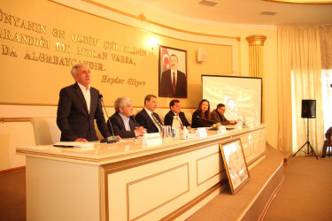 Qazaxda Əməkdar incəsənət xadimi, şair Barat Vüsalın 75 illik yubileyi münasibətilə “Yaxşı ki, Qazağın Baratı varmış” başlıqlı ədəbi-bədii gecə keçirilib 23.04.2026
