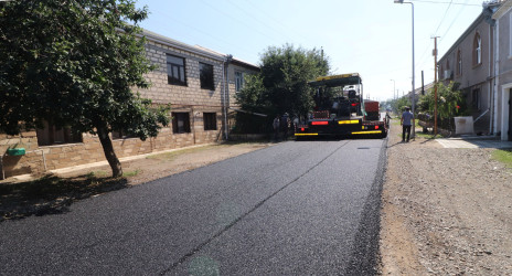 Qazaxda icra başçısı yeni asfalt örtüyü vurulmuş küçələrdə görülmüş işlərlə yerində tanış olub -20.07.2026