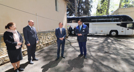 İcra başçısı Bakı Səyyar “ASAN xidmət" avtobusunda vətəndaşlara göstərilən xidmətlərlə maraqlanıb 17.04.2025