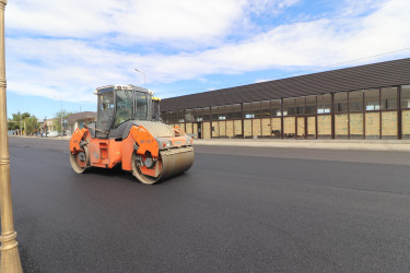 Qazaxda yeni asfalt örtüyü vurulmuş küçələrdən FOTOLAR (Bakı küçəsinin dairədən (“Əsədoğlu” marketin yanı) avtovağzalın qarşısına olan hissəsi və Əliağa Şıxlinski küçəsi) - 15.09.2025