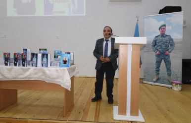 Qazaxda 8 Noyabr - Zəfər Gününün beşinci ildönümünə həsr edilmiş kitab və rəsm sərgisi, Vətən müharibəsi şəhidi tibb xidməti leytenantı Adil Əfəndiyevə həsr edilmiş “O, bizim Adildi” kitabının təqdimat mərasimi olub -22.10.2025