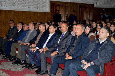 Qazaxda Xalq yazıçısı Kamal Abdullanın “Bir, iki – bizimki!” pyesi əsasında hazırlanan eyniadlı tamaşa təqdim olunub-11.11.2025