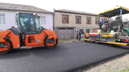 Qazaxda icra başçısı yeni asfalt örtüyü vurulmuş küçələrdə görülmüş işlərlə yerində tanış olub -20.07.2026
