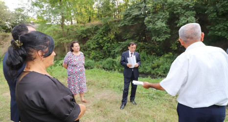 İcra başçısı vətəndaşların müraciəti ilə yerində tanış olub-01.08.2025