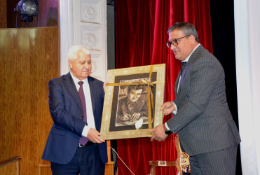 Qazaxda Xalq yazıçısı Kamal Abdullanın “Bir, iki – bizimki!” pyesi əsasında hazırlanan eyniadlı tamaşa təqdim olunub-11.11.2025