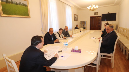 İcra başçısı “Qazax Rayon Mərkəzi Xəstəxanası” PHŞ-də yeni işə başlayan həkimlərlə görüşüb 12.03.2025