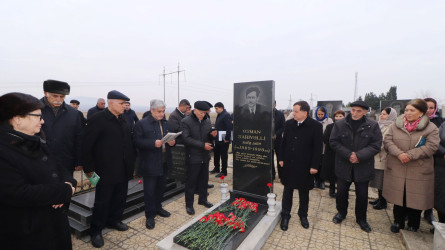 Qazaxda Xalq şairi Osman Sarıvəlli doğum günündə məzarı başında yad edilib-17.12.2025