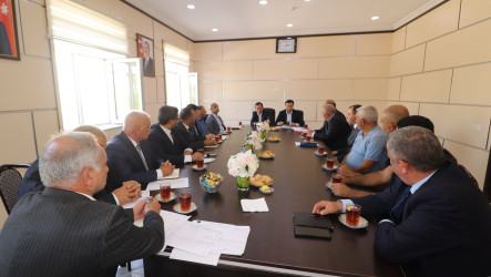 Qazaxda 2026-2030-cu illər üçün Dövlət Proqramının icrası ilə bağlı rayonun kəndlərində aqroparka və iri fermer təsərrüfatlarına baxış keçirilib 15.09.2026