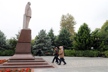 ADU məzunlarının professionallıq və peşə vərdişlərinin təkmilləşdirilməsi konfransının açılış mərasimi keçirilib 03.10.2025