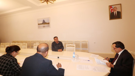 İcra başçısı vətəndaşları fərdi qəbul edərək müraciətlərini dinləyib 10.04.2026