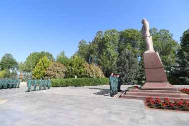 Qazaxda Ulu Öndər Heydər Əliyevin anadan olmasının 102-ci ildönümü böyük ehtiramla yad edilib 10.05.2025