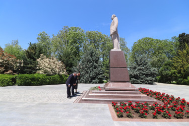 Qazaxda Ulu Öndər Heydər Əliyevin anadan olmasının 103-cü ildönümü böyük ehtiramla yad edilib 10.05.2026