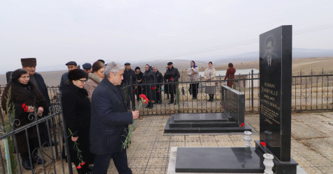 Qazaxda Xalq şairi Osman Sarıvəlli doğum günündə məzarı başında yad edilib-17.12.2025