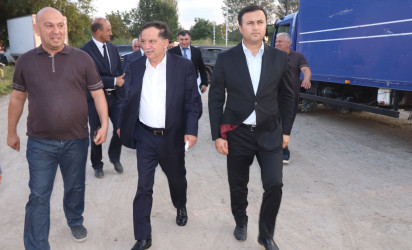 Qazaxda 2026-2030-cu illər üçün Dövlət Proqramının icrası ilə bağlı rayonun kəndlərində aqroparka və iri fermer təsərrüfatlarına baxış keçirilib 15.09.2026