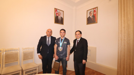 Qazaxda icra başçısı idmanın qol güləşi və karate növü üzrə Dünya çempionatında uğur qazanmış idmançılarla görüşüb-03.12.2025