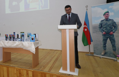 Qazaxda 8 Noyabr - Zəfər Gününün beşinci ildönümünə həsr edilmiş kitab və rəsm sərgisi, Vətən müharibəsi şəhidi tibb xidməti leytenantı Adil Əfəndiyevə həsr edilmiş “O, bizim Adildi” kitabının təqdimat mərasimi olub -22.10.2025