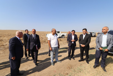 Qazaxda 2026-2030-cu illər üçün Dövlət Proqramının icrası ilə bağlı rayonun kəndlərində aqroparka və iri fermer təsərrüfatlarına baxış keçirilib 15.09.2026