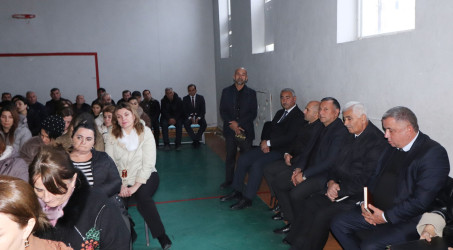 Qazaxda icra başçısının dekabr ayı üzrə vətəndaşlarla keçirilən ilk səyyar görüşü şəhər sakinləri ilə olub-04.12.2025