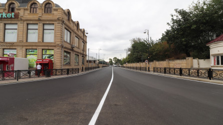 Qazaxda yeni asfalt örtüyü vurulmuş küçələrdən FOTOLAR (Bakı küçəsinin dairədən (“Əsədoğlu” marketin yanı) avtovağzalın qarşısına olan hissəsi və Əliağa Şıxlinski küçəsi) - 15.09.2025