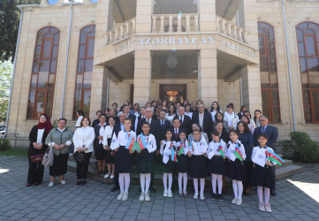 Qazaxda Ümummilli Lider Heydər Əliyevin anadan olmasının 102-ci ildönümünə həsr edilmiş “Nə zaman, nə məkan anlayışına sığmayan şərəfli və mənalı ömür” mövzusunda tədbir keçirilib 07.05.2025