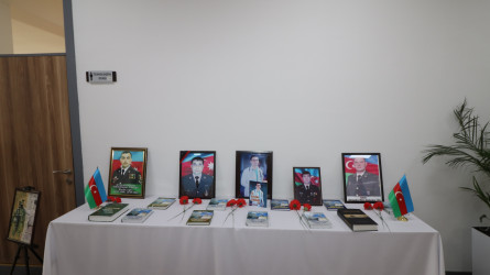 Qazaxda 8 Noyabr - Zəfər Gününün beşinci ildönümünə həsr edilmiş kitab və rəsm sərgisi, Vətən müharibəsi şəhidi tibb xidməti leytenantı Adil Əfəndiyevə həsr edilmiş “O, bizim Adildi” kitabının təqdimat mərasimi olub -22.10.2025